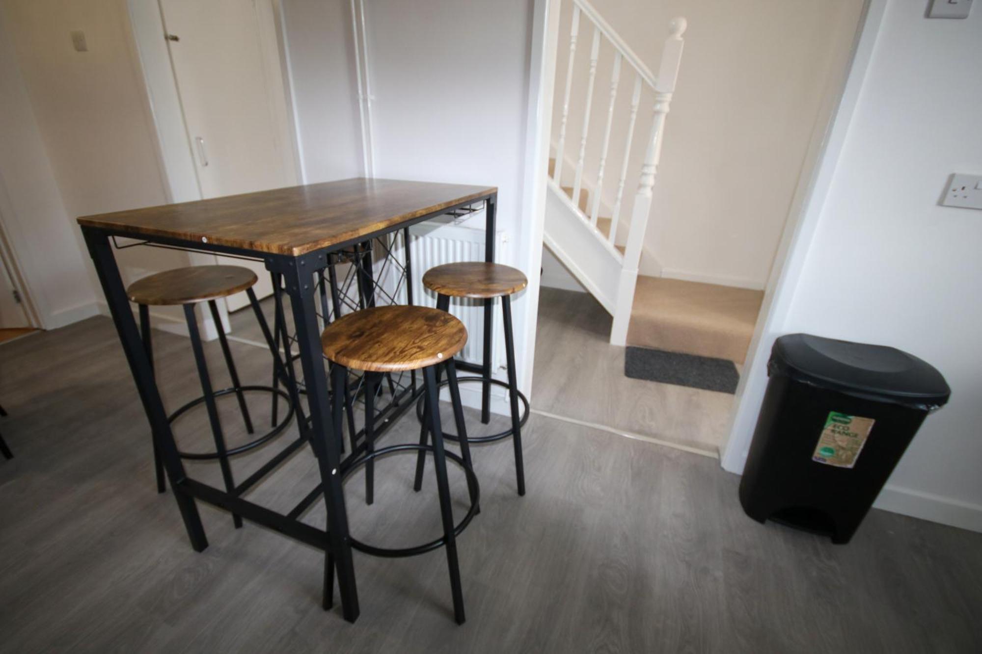 Holiday home 10min To Oxford - 3 Bedrooms - Sleeps 7 - Pets Ok *